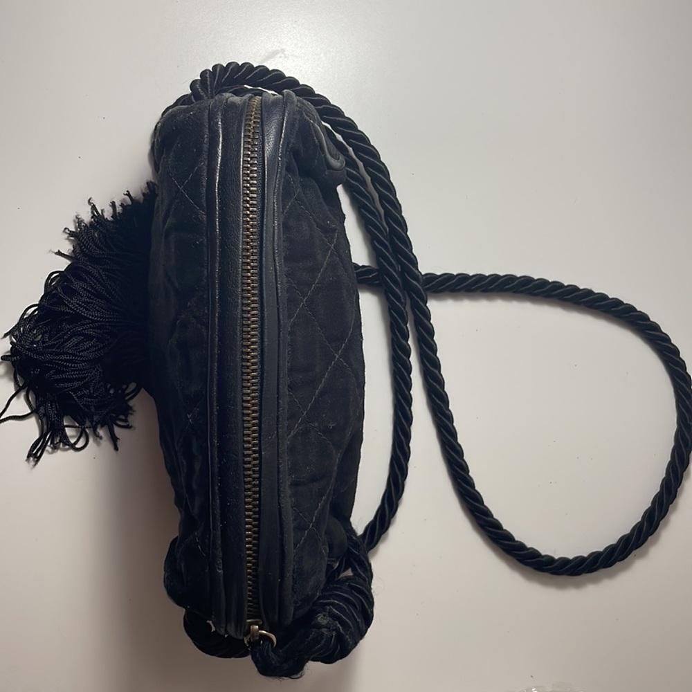 AUTHENTIC VINTAGE CHANEL CROSS BODY POUCH SATIN BLACK TASSLE - Picture 9 of 15